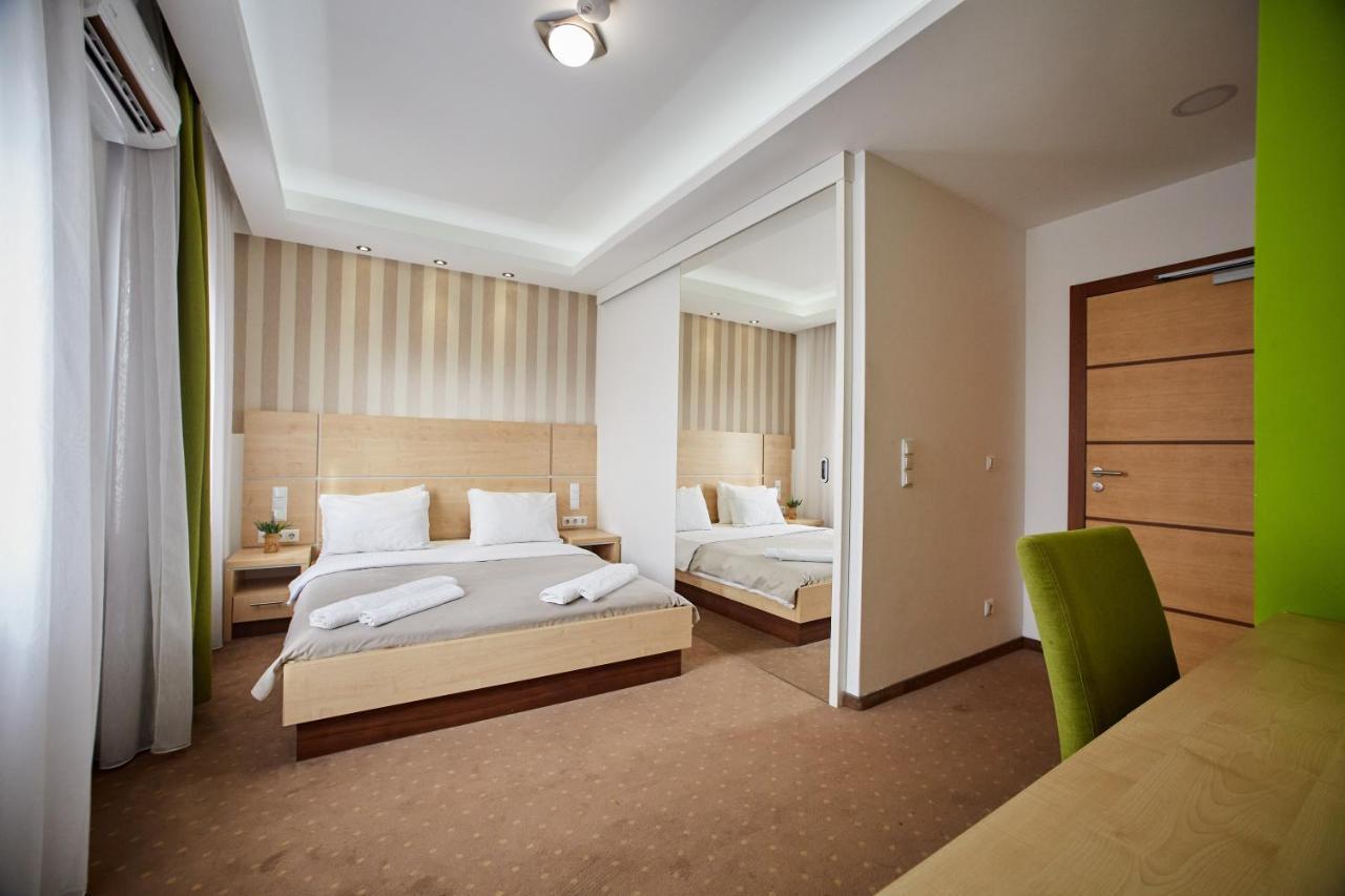 Laurus Motel Airport Tuzla Zivinice エクステリア 写真