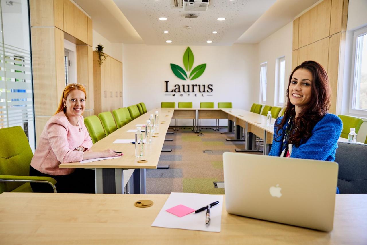 Laurus Motel Airport Tuzla Zivinice エクステリア 写真