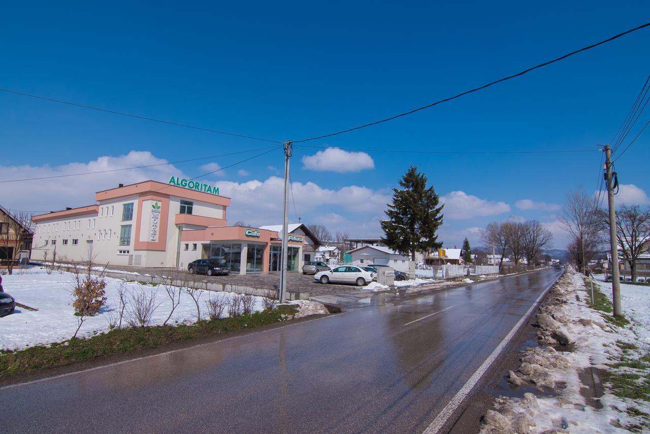 Laurus Motel Airport Tuzla Zivinice エクステリア 写真