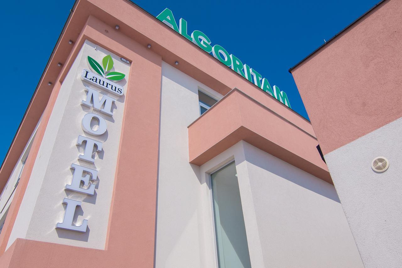 Laurus Motel Airport Tuzla Zivinice エクステリア 写真